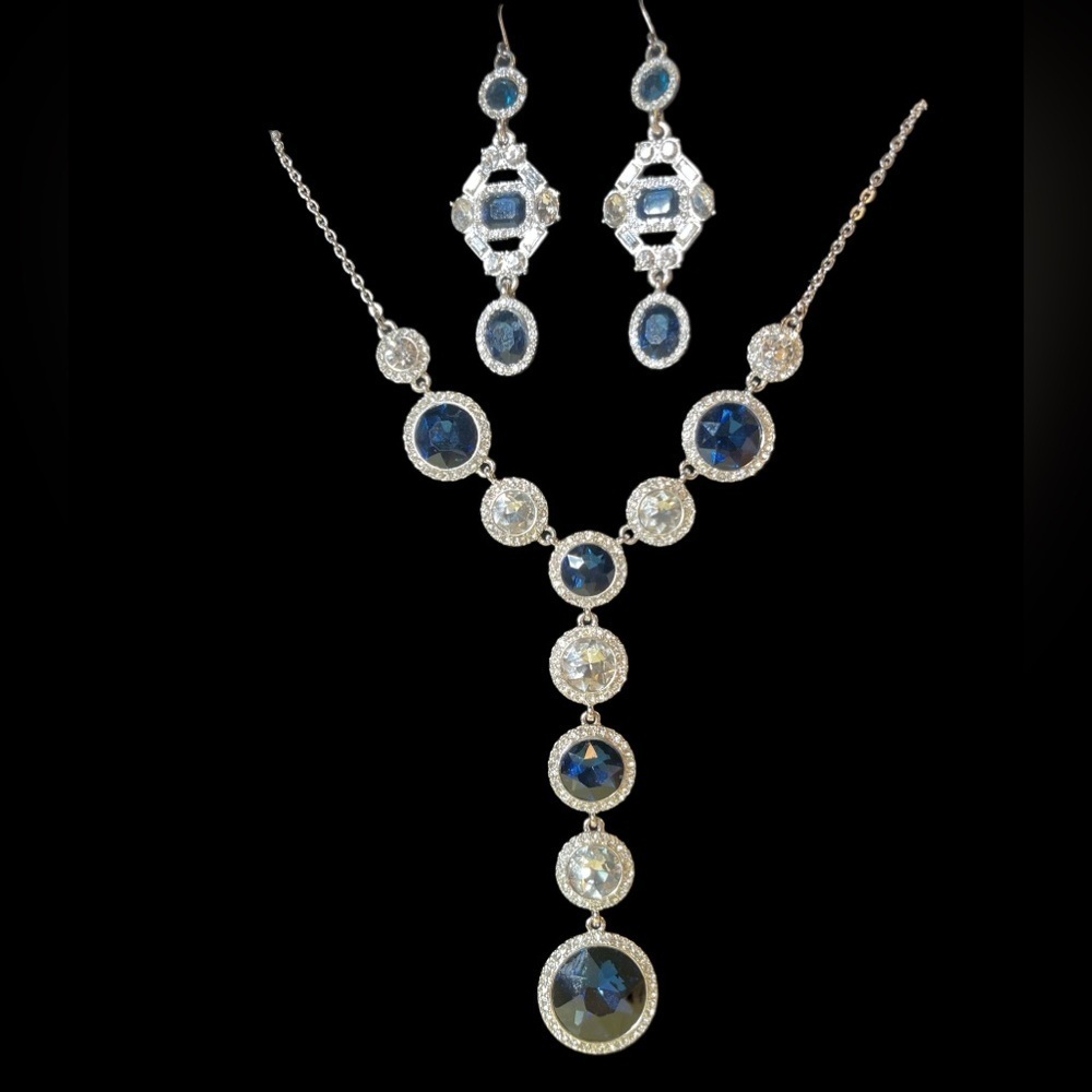 Beautiful Fashion Jewelry Blue and Silver Earrings & Necklace